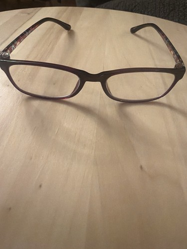 Pretty burgundy eyeglass